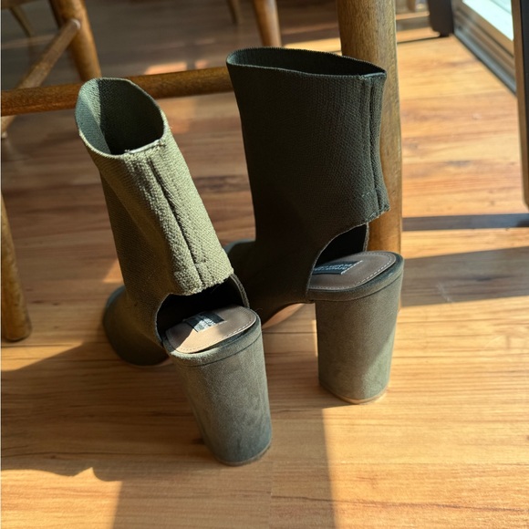 Design Lab Olive Green Heels Booties - Picture 4 of 4